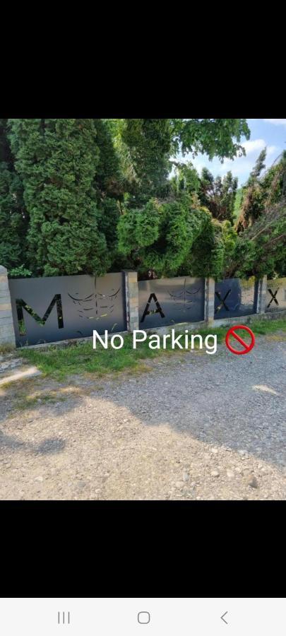 Maxx Lodge Bacău Exterior foto
